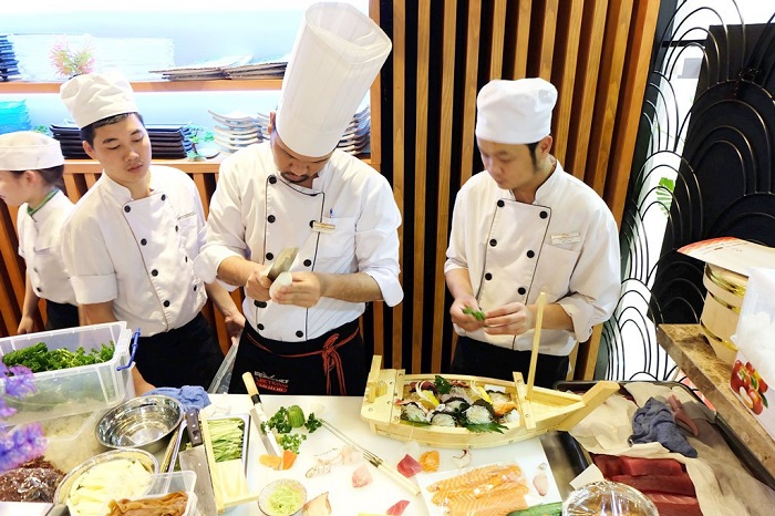 Du học Nhật Bản ngành đầu bếp bạn sẽ được cung cấp một lượng lớn kiến thức về ẩm thực, những bí quyết nấu ăn trong nghề