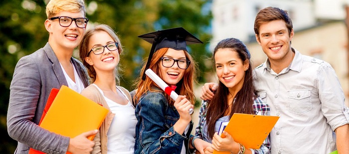 Khi xin học bổng du học Mỹ, bạn sẽ phải cạnh tranh với nhiều sinh viên quốc tế để có được cơ hội học tập tại các trường thứ hạng cao